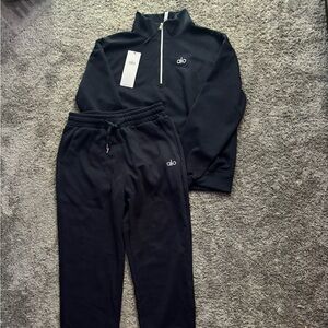 ALO Yoga navy blue Jogger Set